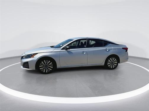 Brilliant Silver Metallic 2024 Nissan Altima 2.5 SV