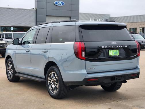 Glacier Gray Metallic 2026 Ford Expedition Active