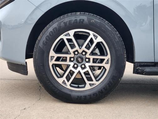 Glacier Gray Metallic 2026 Ford Expedition Active