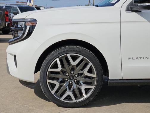 Star White 2026 Ford Expedition Platinum
