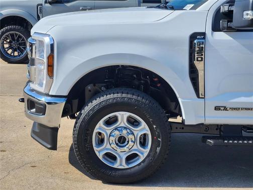 Oxford White 2026 Ford F-350 XLT