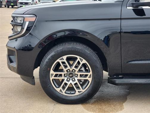 Agate Black 2026 Ford Expedition Active