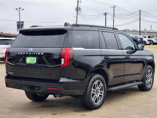 Agate Black 2026 Ford Expedition Active