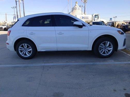 2022 Audi Q5 45 S line quattro Premium