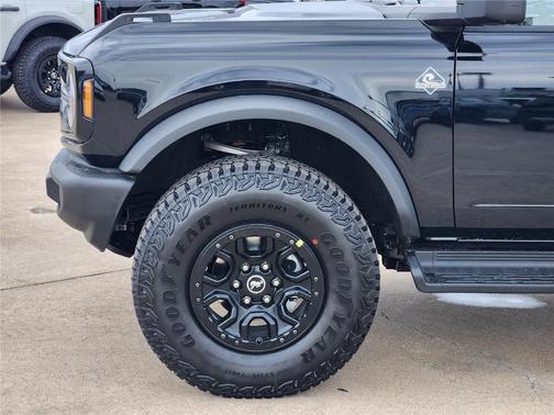 Shadow Black 2026 Ford Bronco Outer Banks