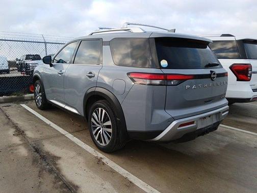 2022 Nissan Pathfinder Platinum