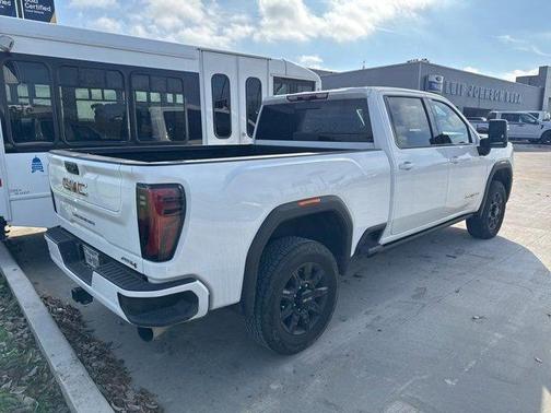 2024 GMC Sierra 2500 AT4