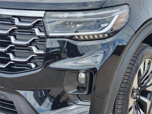 Agate Black Metallic 2026 Ford Explorer Platinum