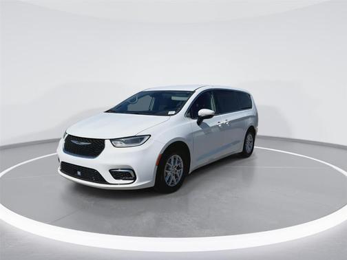2023 Chrysler Pacifica Touring-L