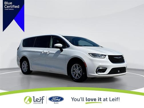 2023 Chrysler Pacifica Touring-L