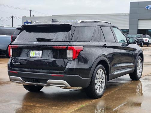 Agate Black 2026 Ford Explorer Platinum