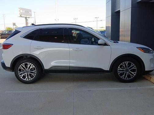 Oxford White 2021 Ford Escape SEL