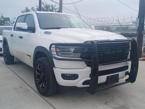 Bright White Clearcoat 2024 RAM 1500 Laramie