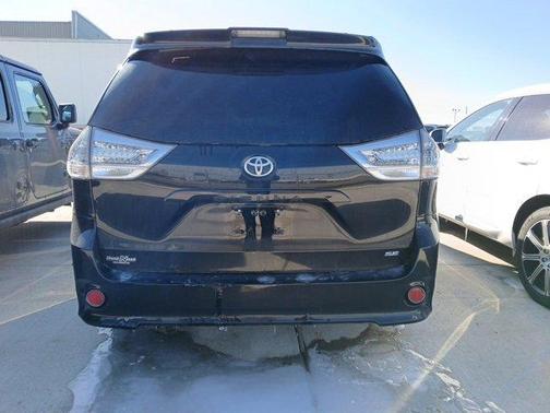 2019 Toyota Sienna SE