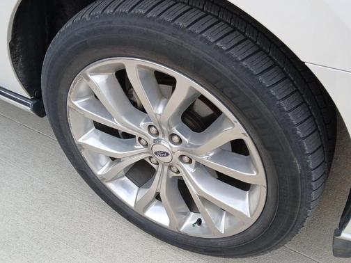 White Platinum Tri-Coat Metallic 2019 Ford Expedition Platinum