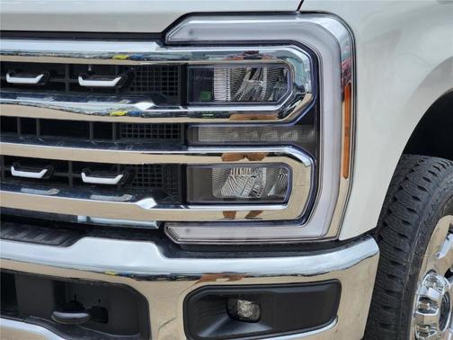 Star White 2026 Ford F-250 Lariat