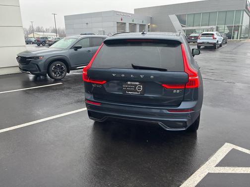 2025 Volvo XC60 B5 Plus