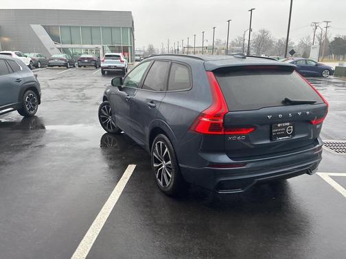 2025 Volvo XC60 B5 Plus