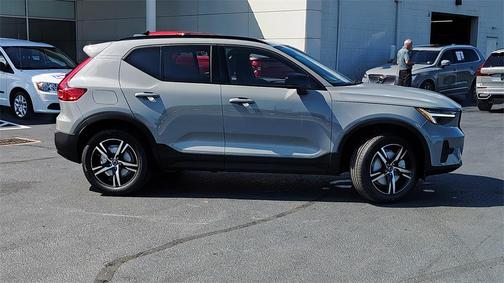 2026 Volvo XC40 B5 Core