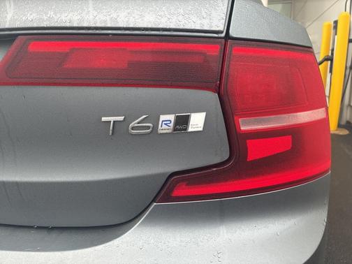 2020 Volvo S90 T6 R-Design