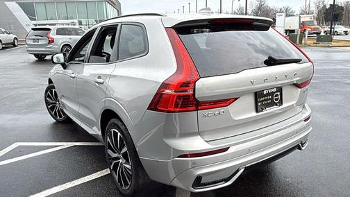 2025 Volvo XC60 B5 Plus