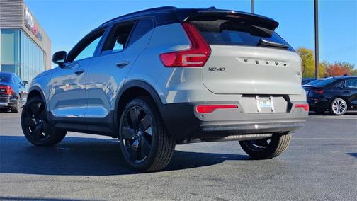2026 Volvo XC40 B5 Ultra Black Edition