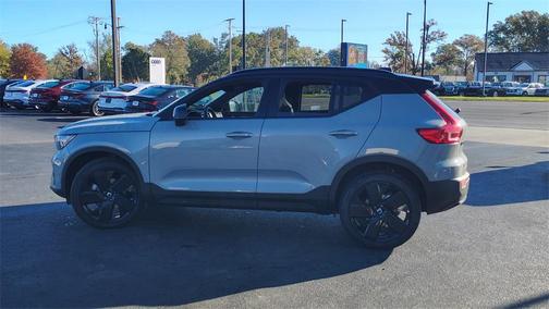 2026 Volvo XC40 B5 Ultra Black Edition