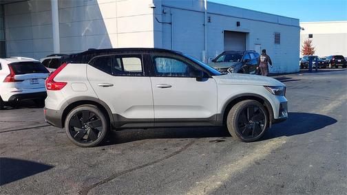 2026 Volvo XC40 B5 Ultra Black Edition