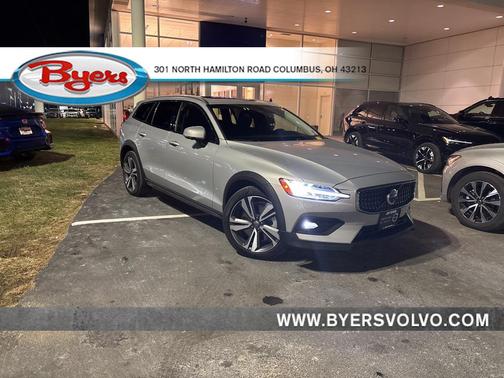2025 Volvo V60 Cross Country B5 Plus