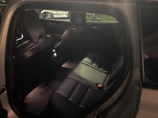 2025 Volvo V60 Cross Country B5 Plus