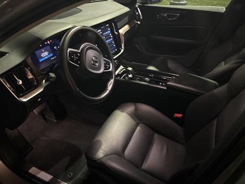 2025 Volvo V60 Cross Country B5 Plus