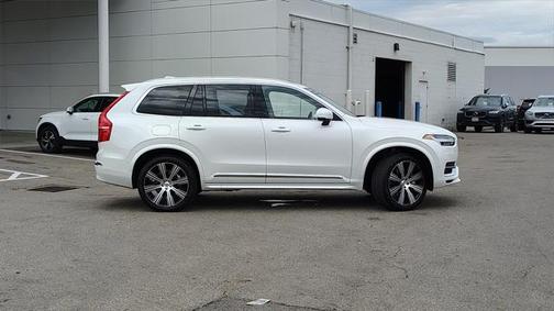 2025 Volvo XC90 Plug-In Hybrid T8 Ultra