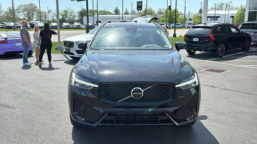 Onyx Black Metallic 2026 Volvo XC60 B5 Plus