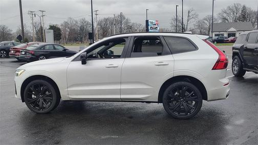 2026 Volvo XC60 B5 Ultra Black Edition