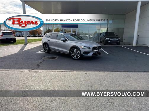 2025 Volvo V60 Cross Country B5 Plus