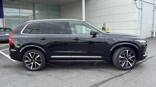 Onyx Black Metallic 2024 Volvo XC90 Recharge Plug-In Hybrid T8 Plus Bright Theme 7 Passenger