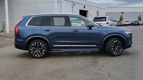 2025 Volvo XC90 B6 Plus 7-Seater