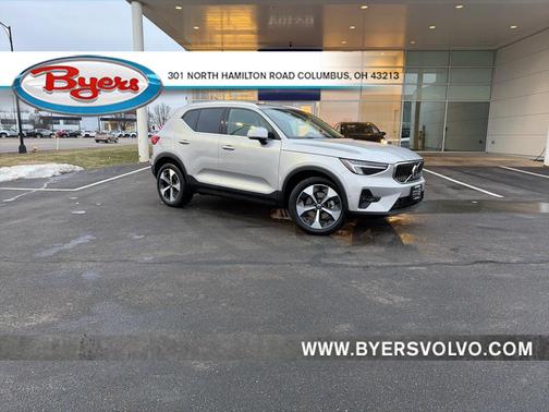 2025 Volvo XC40 B5 Plus Bright Theme