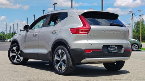 2025 Volvo XC40 B5 Plus Bright Theme