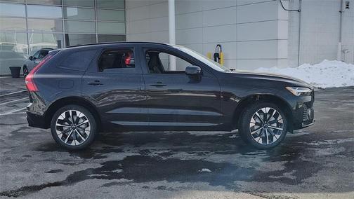 2026 Volvo XC60 B5 Plus