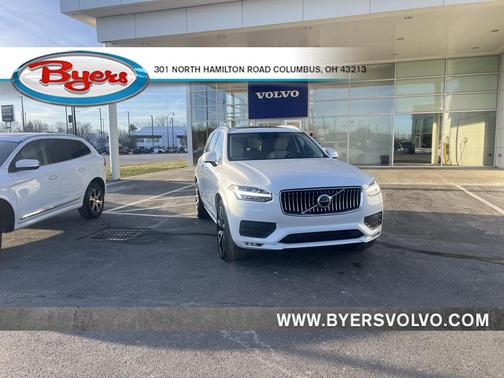 2022 Volvo XC90 T6 Momentum