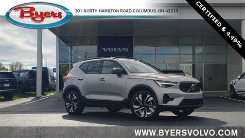 2025 Volvo XC40 B5 Plus Dark Theme