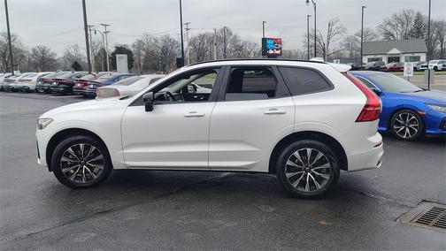 2025 Volvo XC60 B5 Plus