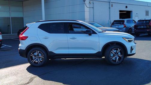 2026 Volvo XC40 B5 Core