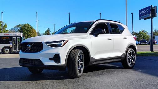 2026 Volvo XC40 B5 Core