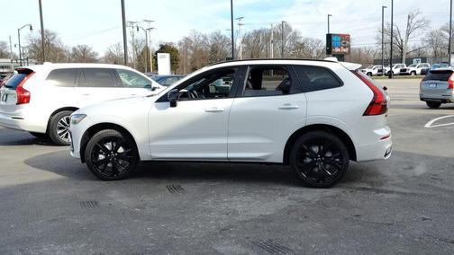 2026 Volvo XC60 B5 Ultra Black Edition