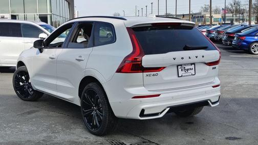 2026 Volvo XC60 B5 Ultra Black Edition