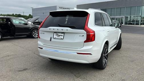 2025 Volvo XC90 B5 Plus