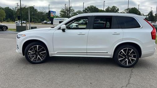 2025 Volvo XC90 B5 Plus