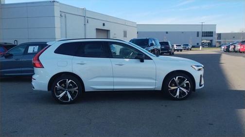 2025 Volvo XC60 Plug-In Hybrid T8 Ultra